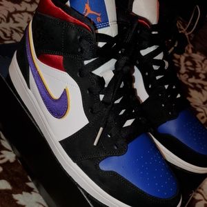 air jordan 1 mid se rivals